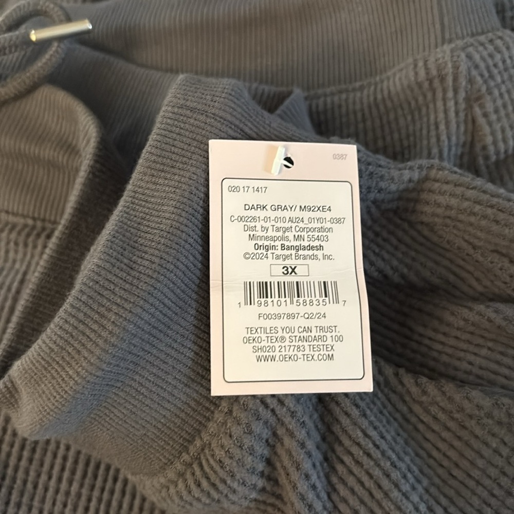 NWT-3XL Auden Soft Waffle Knit
Dark Grey butter, soft drawstring
Cuffed Ankles - Picture 8 of 9